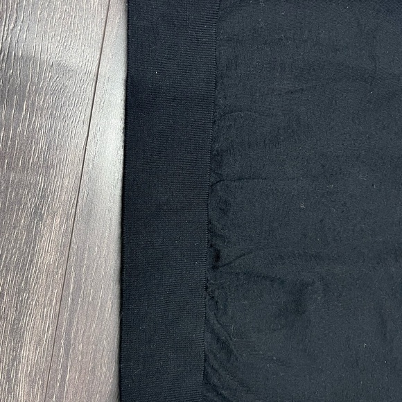 Massimo Dutti Medium Black V-Neck 100% Merino Wool Sweater - Picture 10 of 12